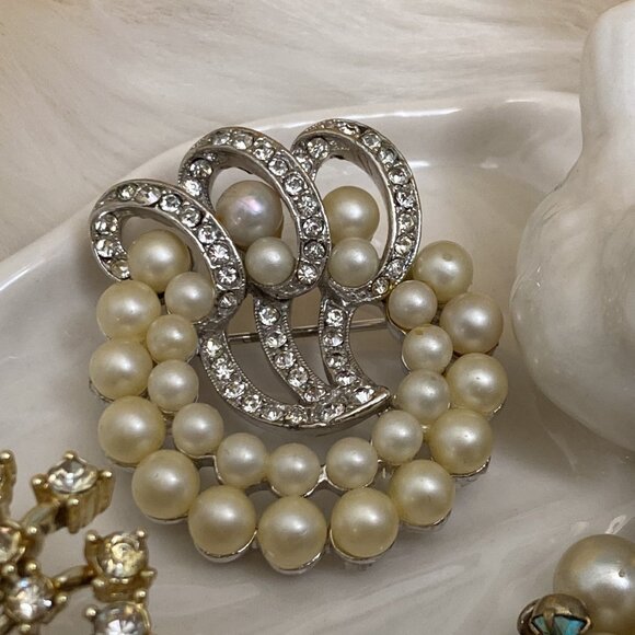 LOT/COLLECTION RHINESTONE/FAUX PEARL BROOCHES (CORO, MARVELLA, ROBERT, GOLDETTE) - Picture 4 of 16